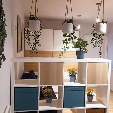 Apartament Granatowy Swietoduska 12 ลูบลิน ภายนอก รูปภาพ