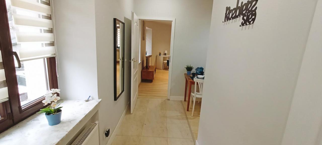 Apartament Granatowy Swietoduska 12 ลูบลิน ภายนอก รูปภาพ